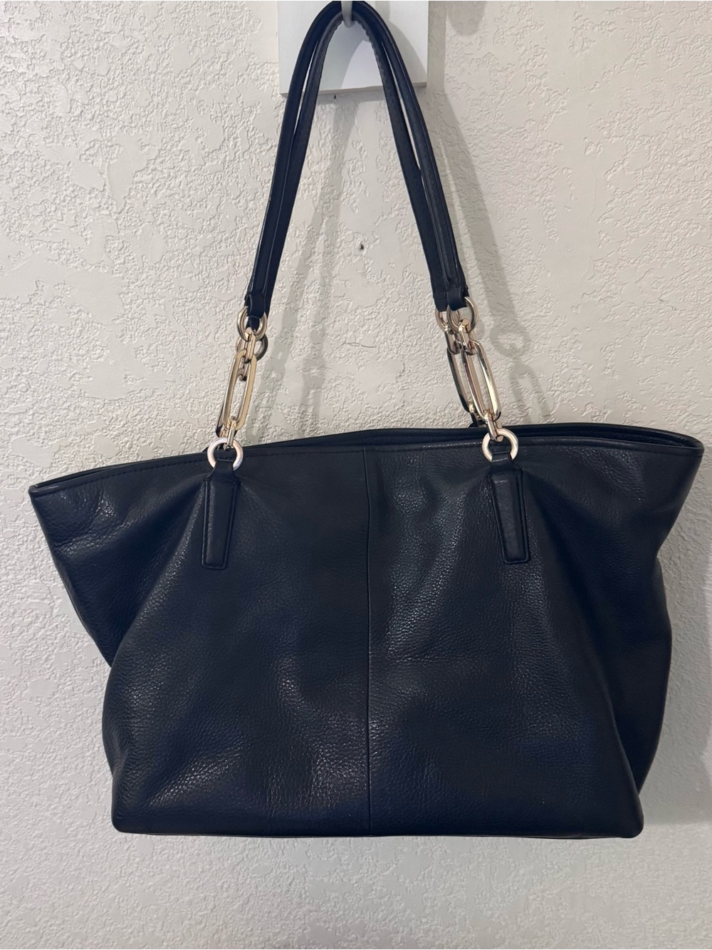 COACH vintage Black Leather Shoulder Tote,East West,gold charm & spell out tag - Picture 6 of 10